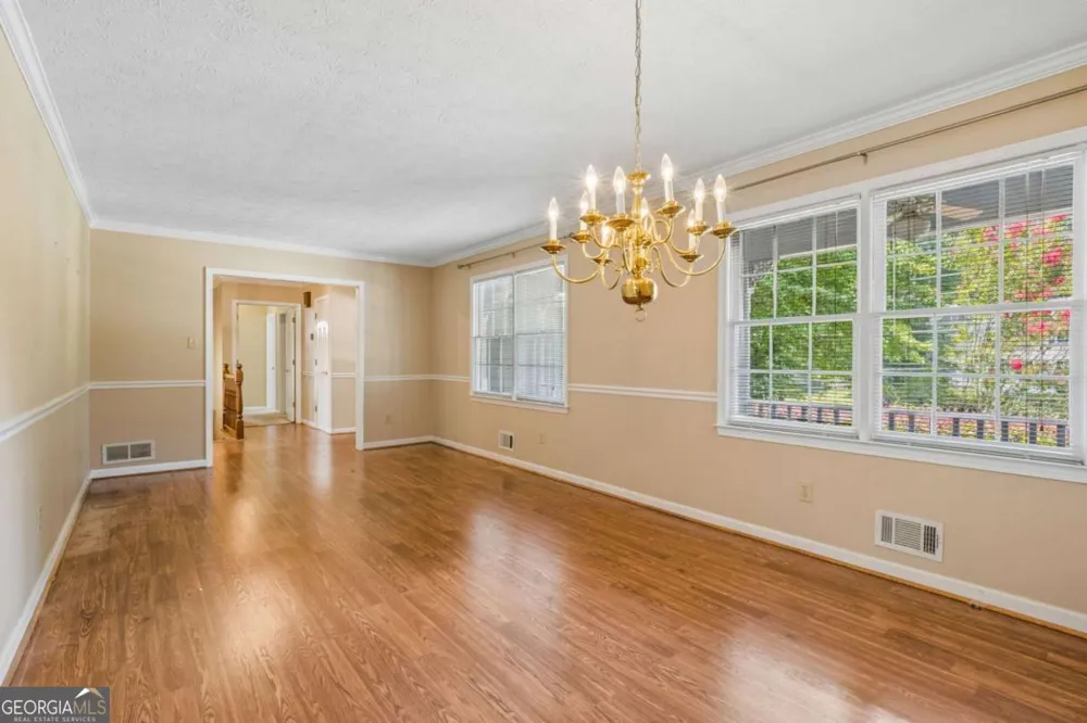 1192 Lakeview RD Grayson, GA 30017