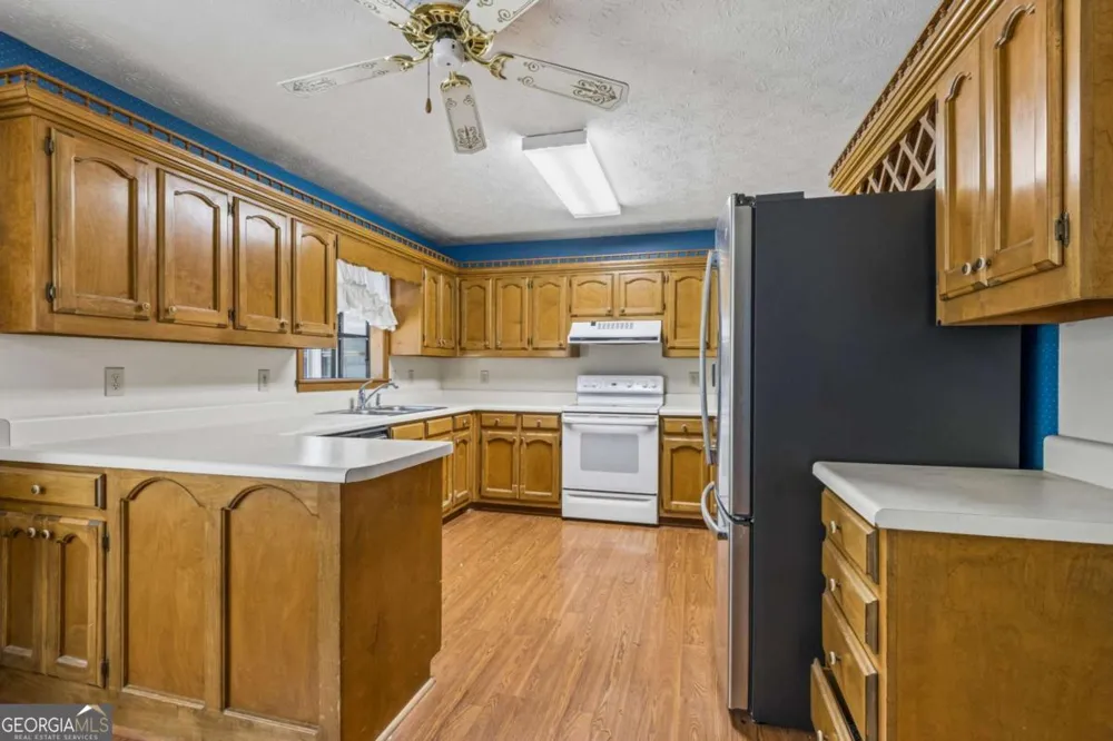 1192 Lakeview RD Grayson, GA 30017