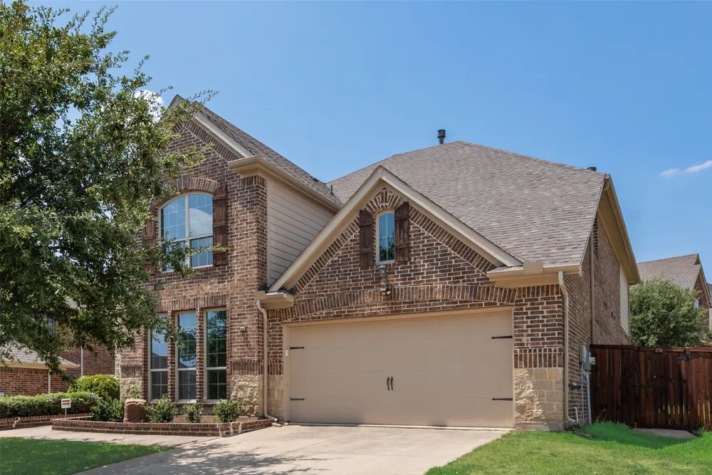 419 Aylesbury Drive Roanoke, TX 76262