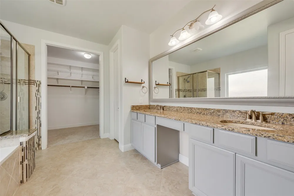 419 Aylesbury Drive Roanoke, TX 76262