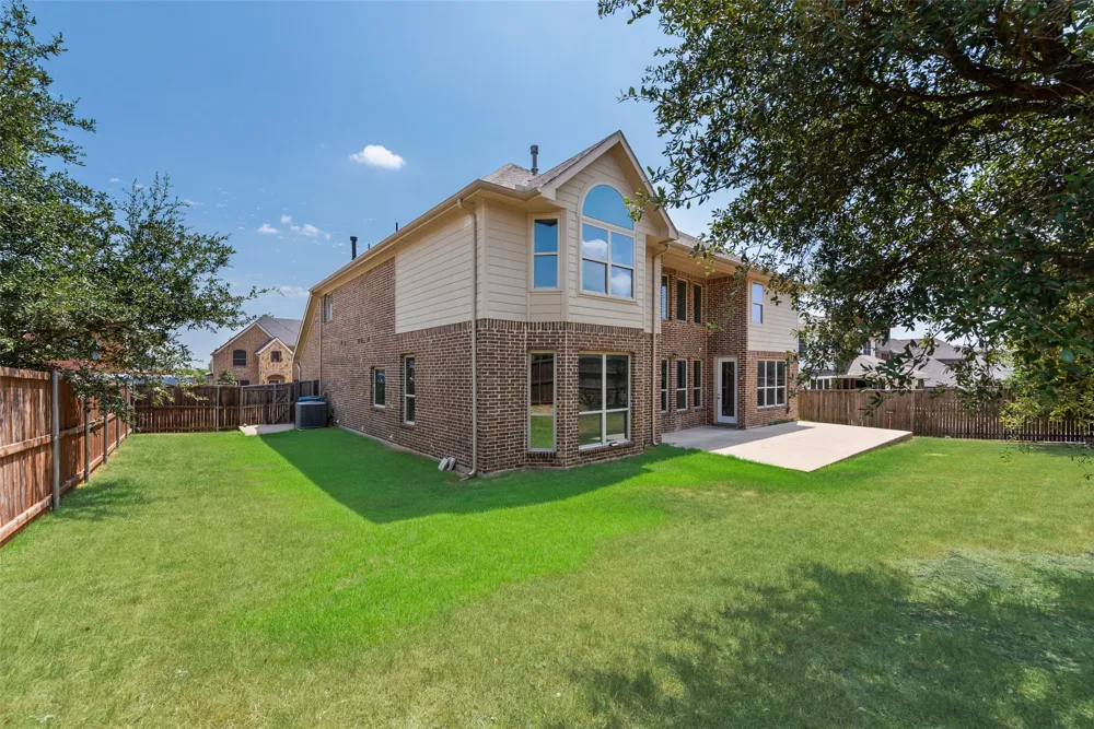 419 Aylesbury Drive Roanoke, TX 76262