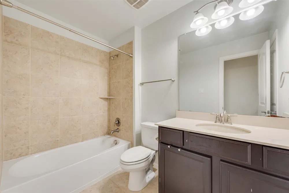 419 Aylesbury Drive Roanoke, TX 76262
