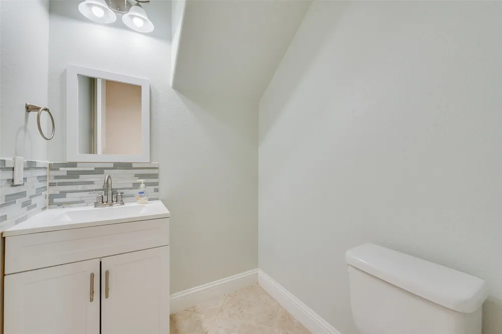 419 Aylesbury Drive Roanoke, TX 76262