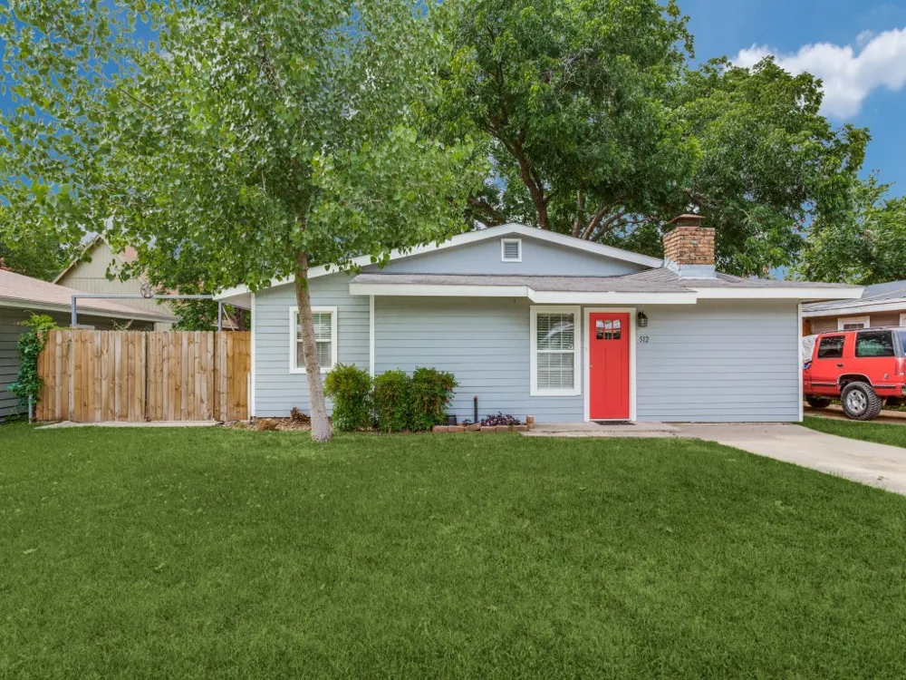 512 Bluebonnet Drive Hurst, TX 76053