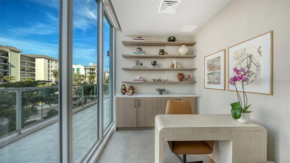 253 GOLDEN GATE POINT #902 Sarasota, FL 34236