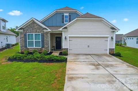 4374 Riverton Loop