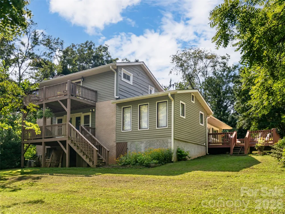 61 Sherwood Forest Drive Arden, NC 28704