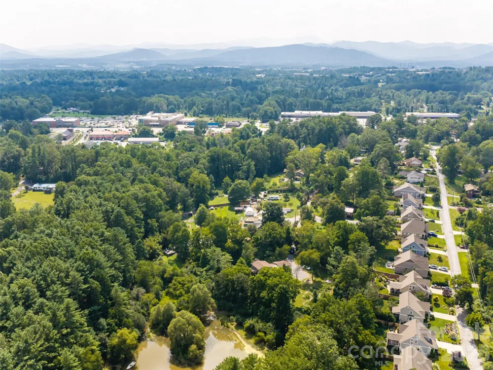 61 Sherwood Forest Drive Arden, NC 28704
