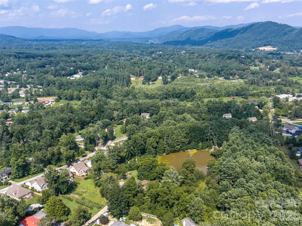61 Sherwood Forest Drive Arden, NC 28704