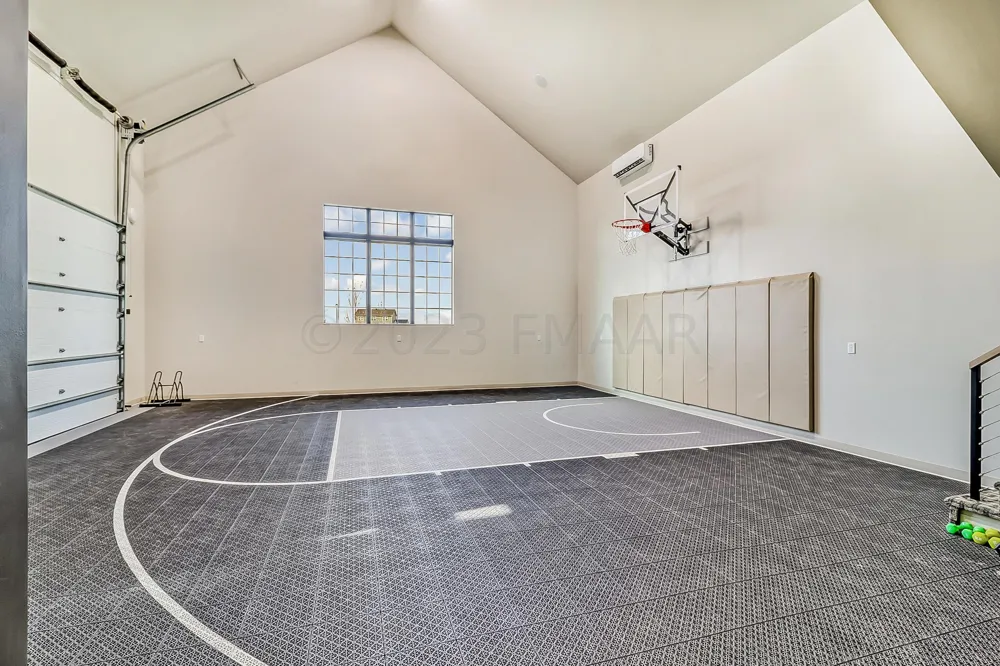 773 5 AVENUE Casselton, ND 58012