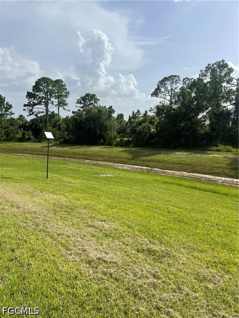 W Hummingbird Drive Labelle, FL 33935