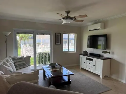 223 S FEDERAL Highway #17