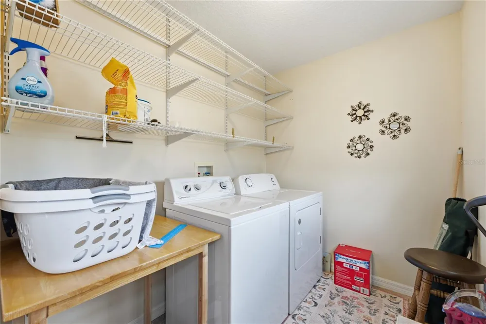 10114 OAK CREST ROAD Orlando, FL 32829