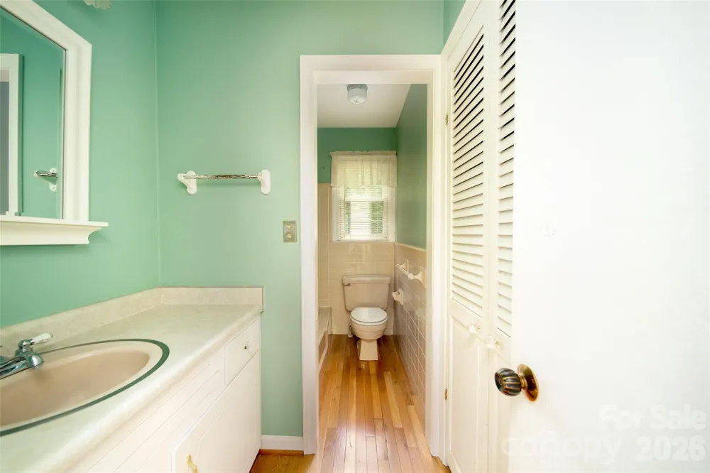 821 Tanasee Gap Road Balsam Grove, NC 28708