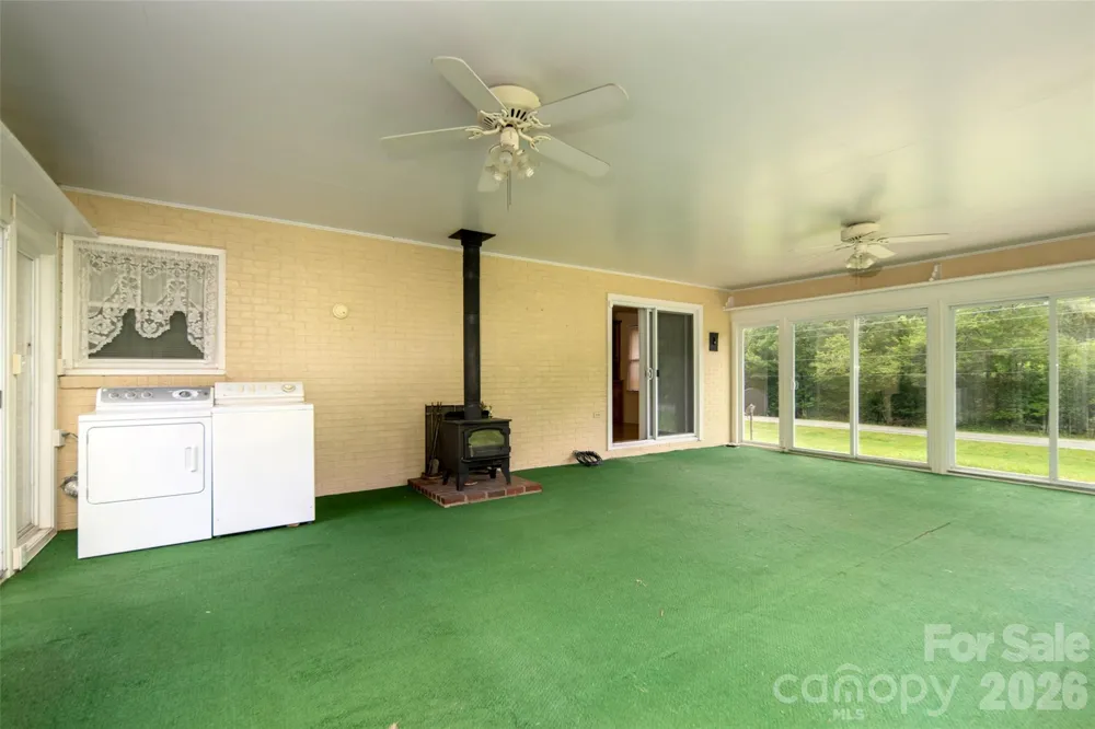 821 Tanasee Gap Road Balsam Grove, NC 28708