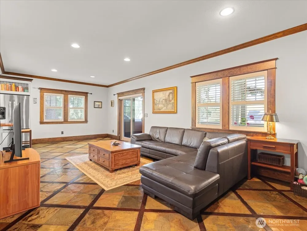 2400 H STREET Vancouver, WA 98663