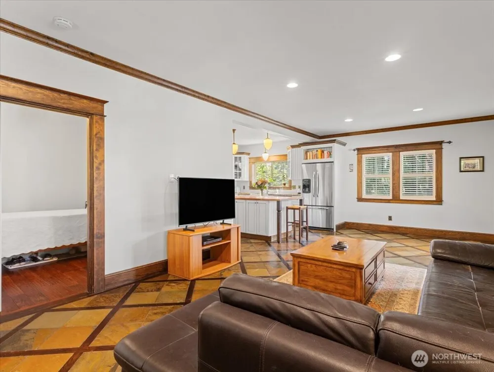 2400 H STREET Vancouver, WA 98663