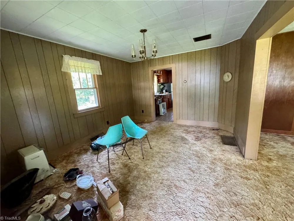 375 Retrivers Lane Hillsville, VA 24343