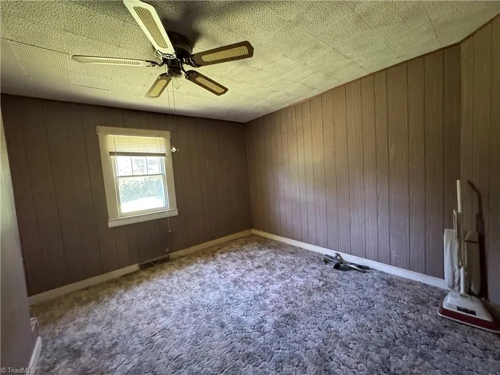 375 Retrivers Lane Hillsville, VA 24343