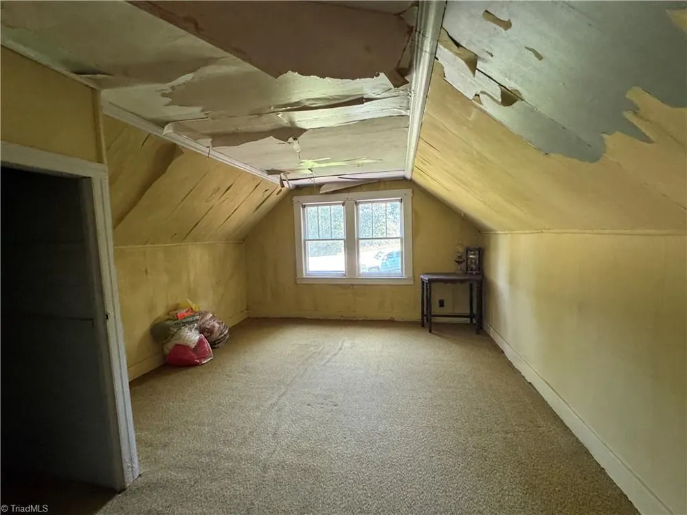 375 Retrivers Lane Hillsville, VA 24343