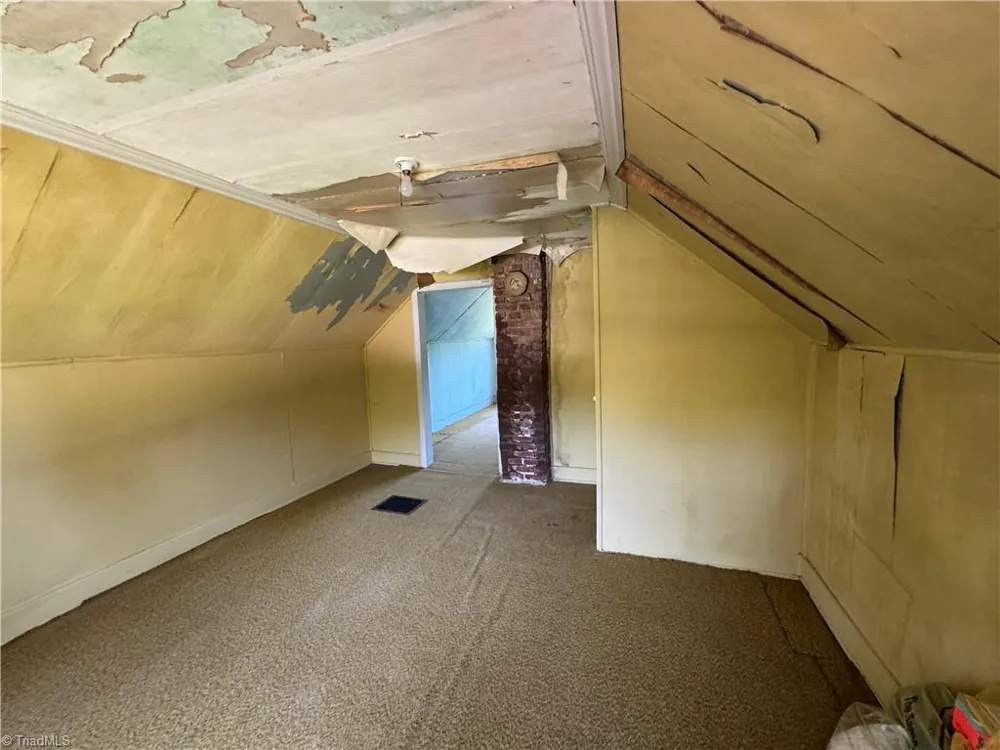 375 Retrivers Lane Hillsville, VA 24343