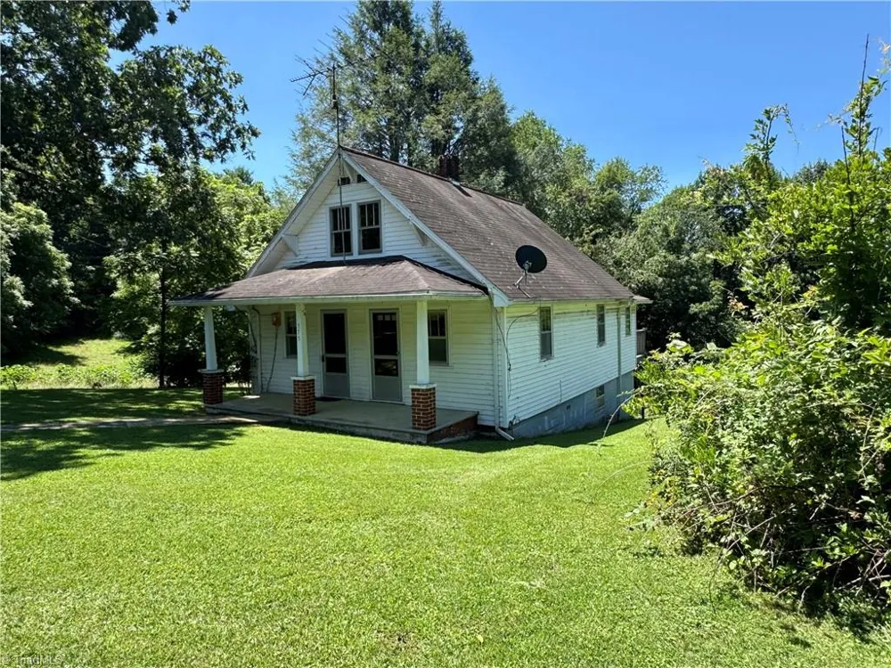 375 Retrivers Lane Hillsville, VA 24343