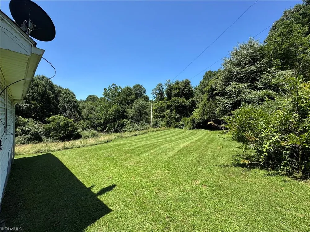 375 Retrivers Lane Hillsville, VA 24343