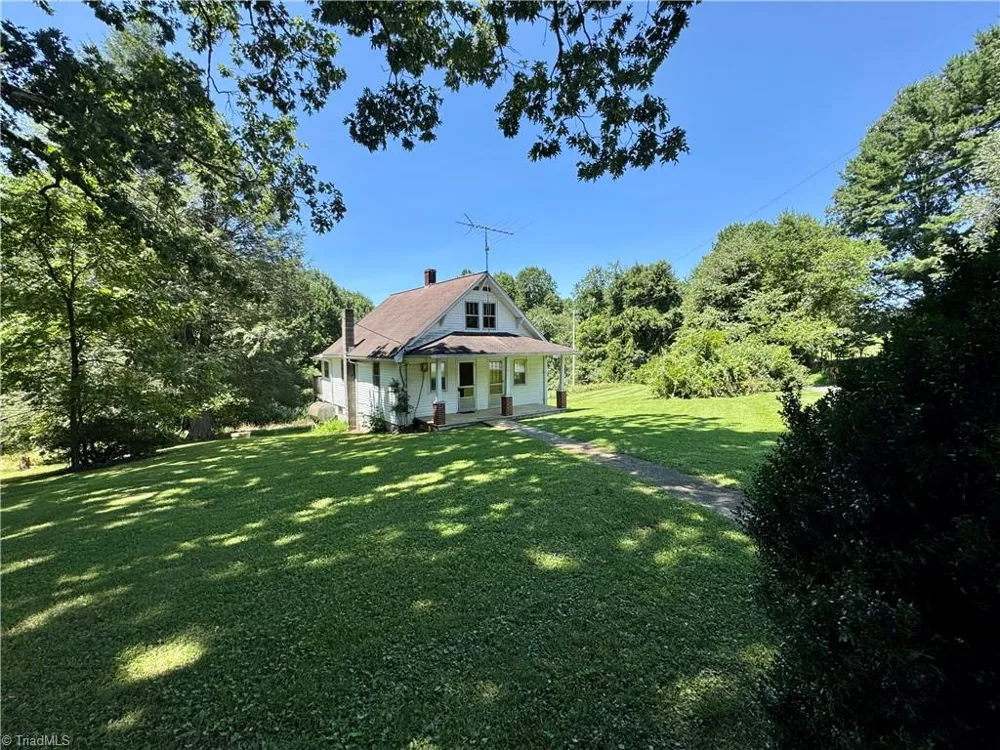 375 Retrivers Lane Hillsville, VA 24343