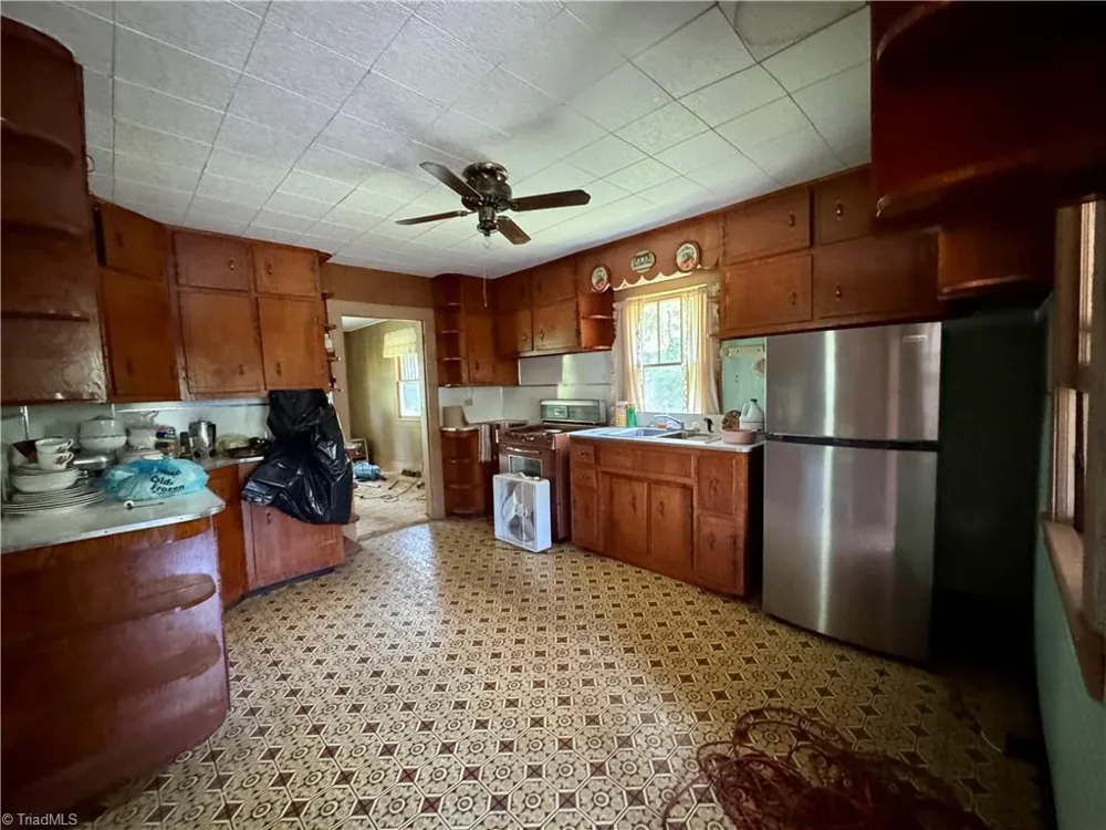375 Retrivers Lane Hillsville, VA 24343