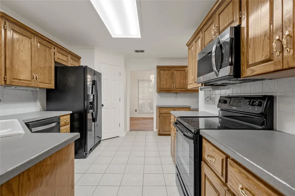6006 WILDCAT DRIVE Temple, TX 76502
