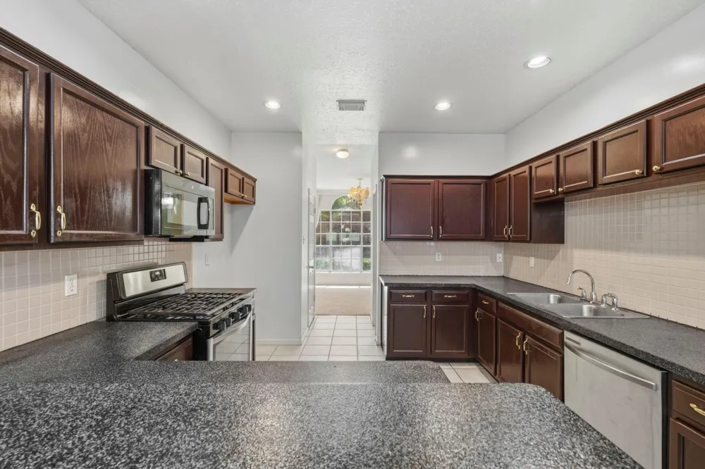 1321 El Camino Village Drive Webster, TX 77058