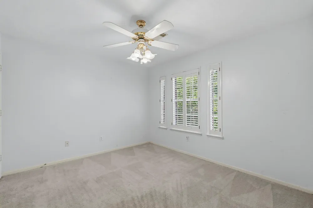 1321 El Camino Village Drive Webster, TX 77058