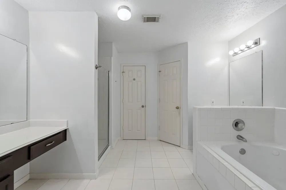 1321 El Camino Village Drive Webster, TX 77058
