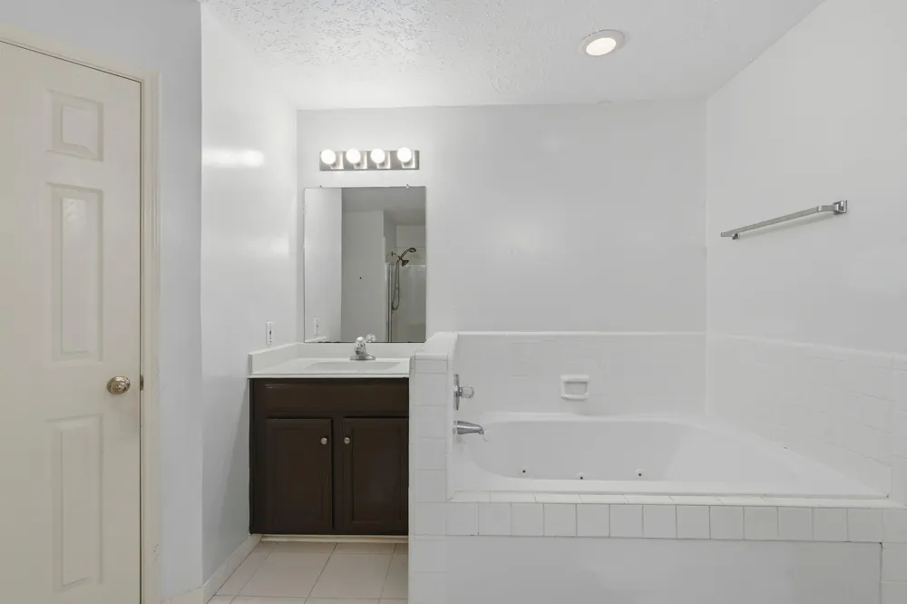 1321 El Camino Village Drive Webster, TX 77058