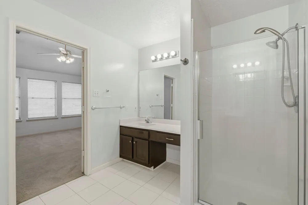 1321 El Camino Village Drive Webster, TX 77058