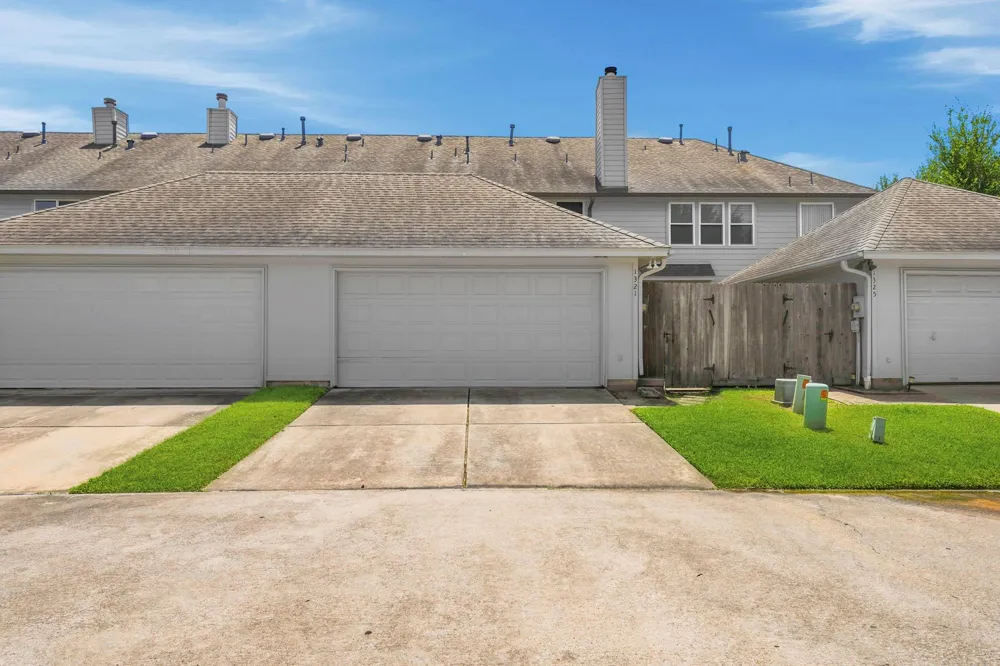 1321 El Camino Village Drive Webster, TX 77058