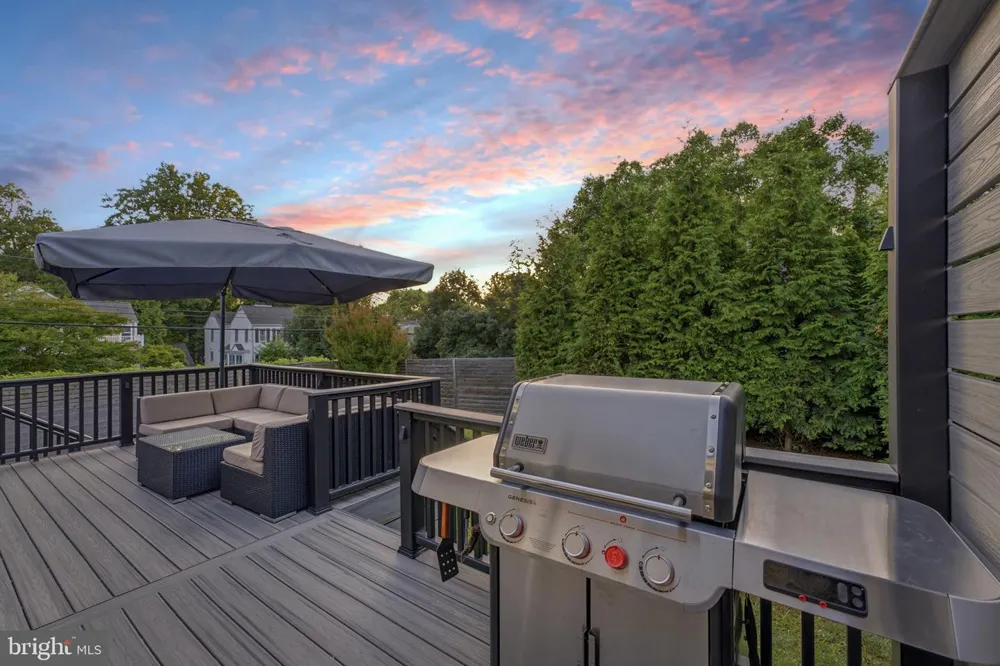 8901 1ST AVENUE Silver Spring, MD 20910