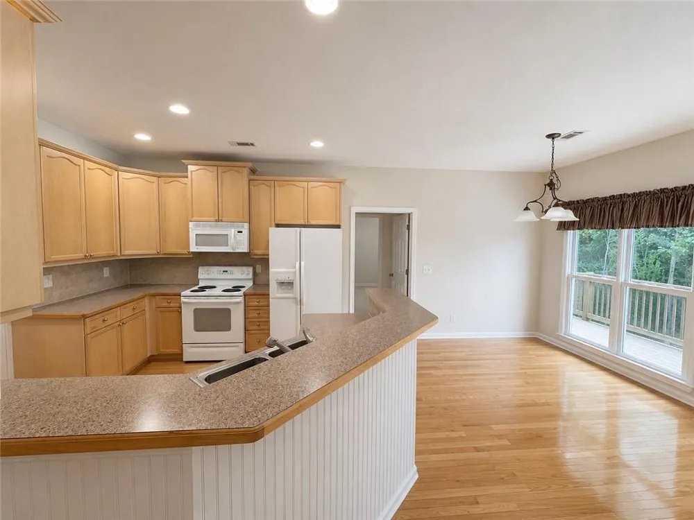 9235 Waterside Drive Ball Ground, GA 30107