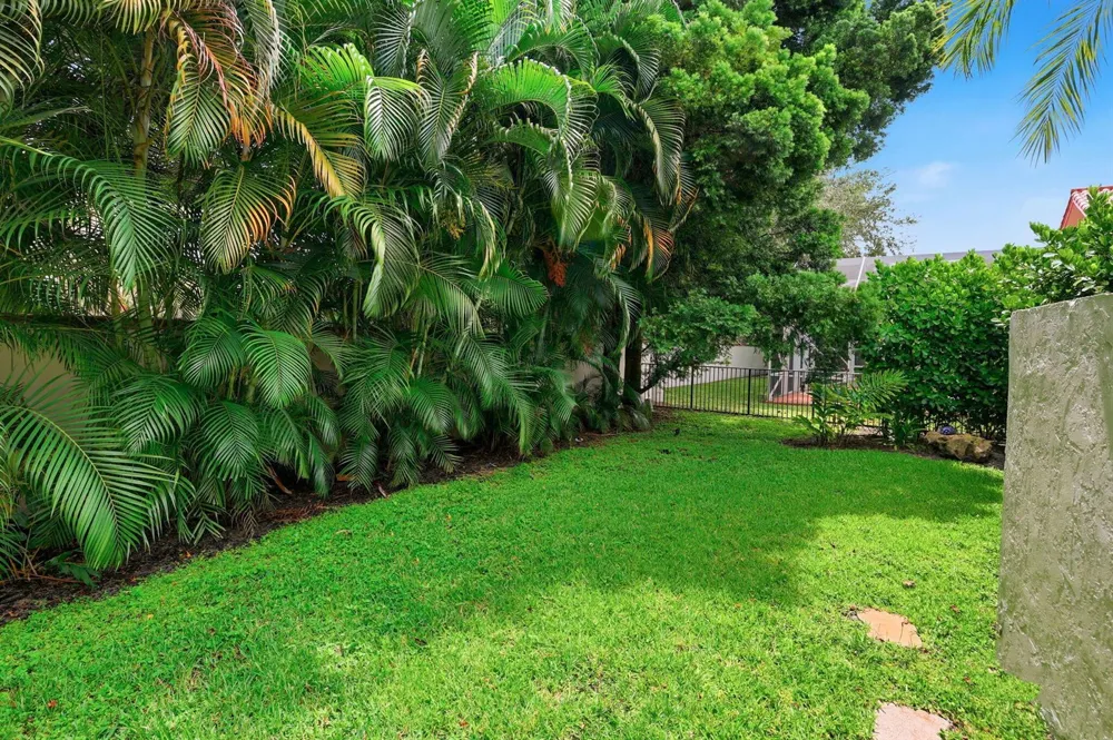 2302 NW 66th Drive Boca Raton, FL 33496