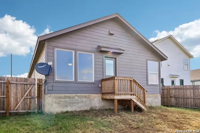 212 COWBOY RDG Pleasanton, TX 78064