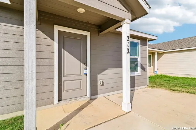 212 COWBOY RDG Pleasanton, TX 78064