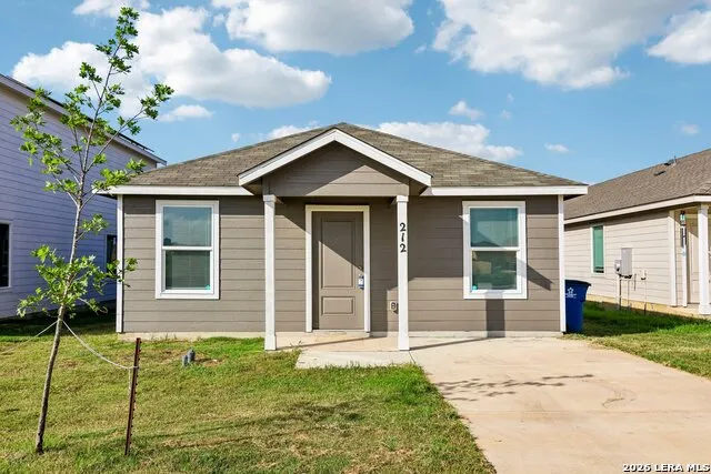 212 COWBOY RDG Pleasanton, TX 78064