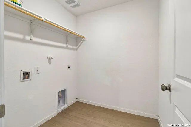 212 COWBOY RDG Pleasanton, TX 78064