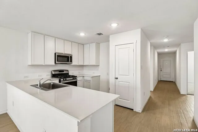 212 COWBOY RDG Pleasanton, TX 78064