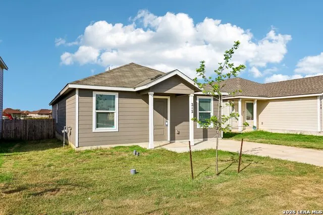 212 COWBOY RDG Pleasanton, TX 78064