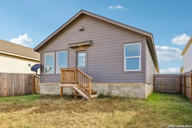 212 COWBOY RDG Pleasanton, TX 78064