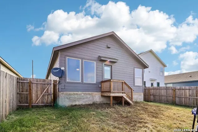 212 COWBOY RDG Pleasanton, TX 78064