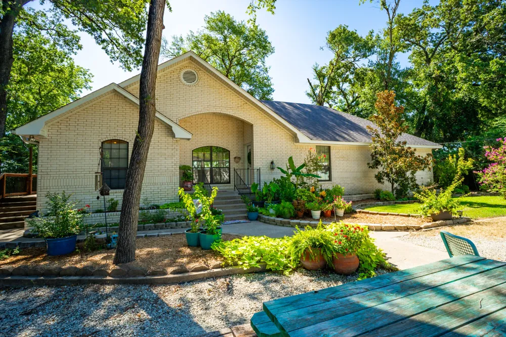 535 FM2681 Mexia, TX 76667