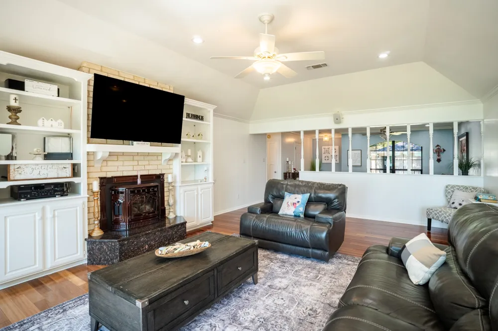 535 FM2681 Mexia, TX 76667