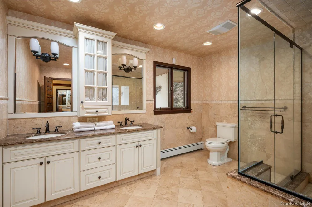 8 Plaka Court Old Brookville, NY 11545